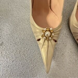 Elegant Cream /gold Women's Shoes with Pearl Embellishment